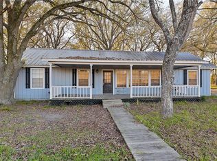 1355 Westbrook Rd, Navasota, TX 77868