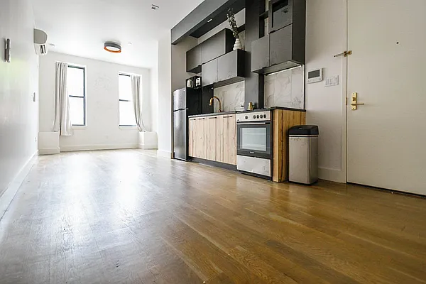 Rented by ERNY LLC | media 4