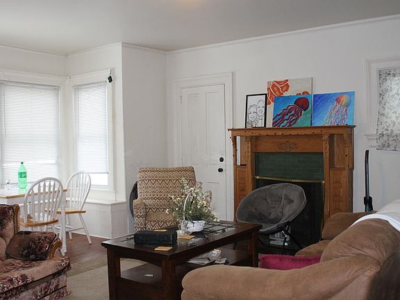 3rd image of 148 Newton St #2