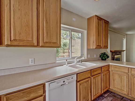 5th image of 2128 E El Moro Ave