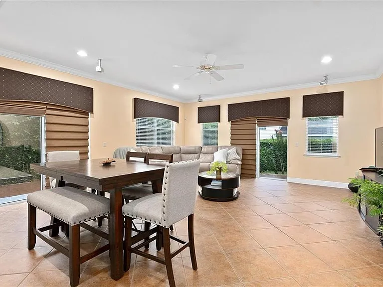828 Ellwood Ave #J — Photo 9