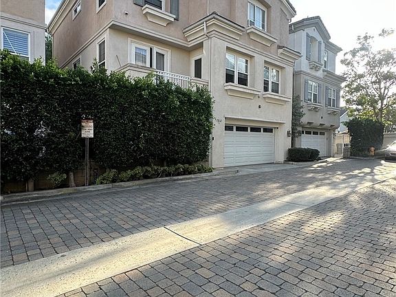 3rd image of 7832 Daisy Cir