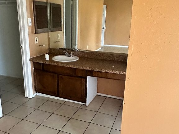 3rd image of 16702 Quail Run Dr