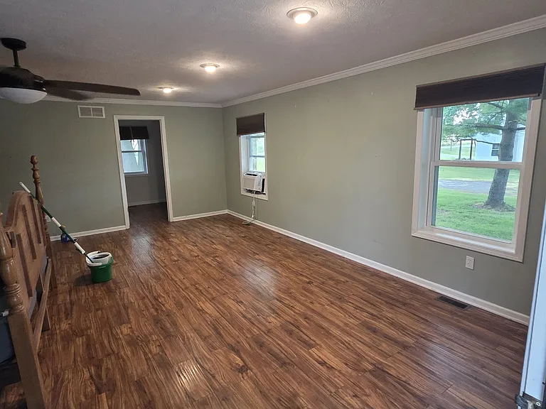 1491 Middle Rd — Photo 11