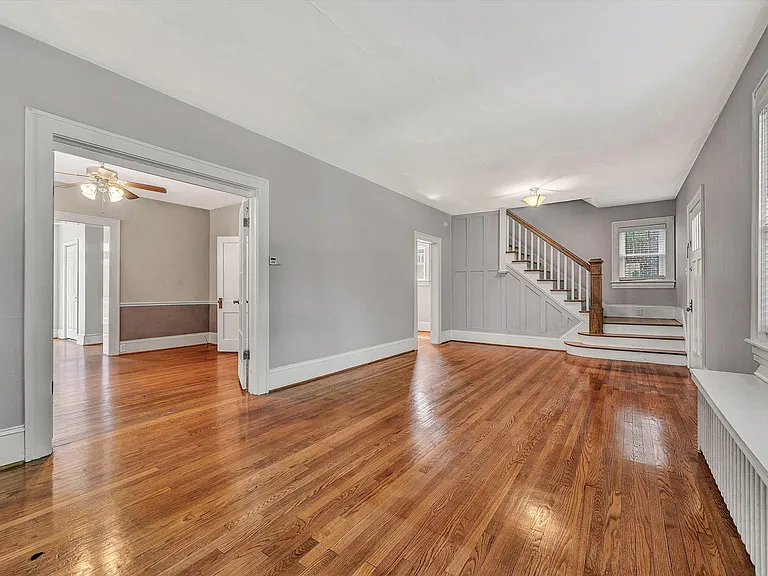 2266 Maiden Ln SW — Photo 4