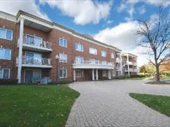 124 Day St APT 209, Bloomingdale, IL 60108