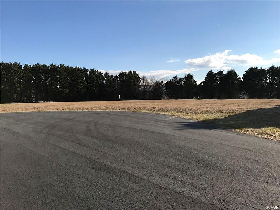2nd image of 10 Country Ln