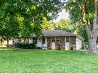 2122 S Roanoke Ave, Springfield, MO 65807