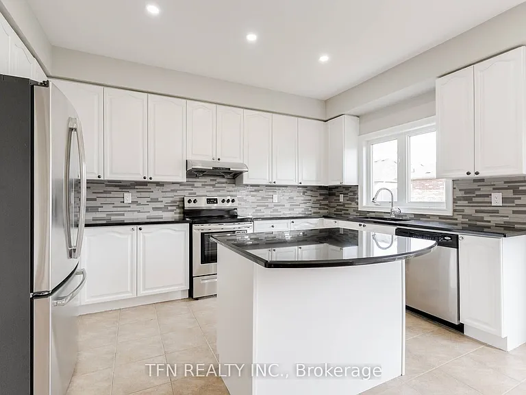 1648 Pennel Dr #UPPER — Photo 15