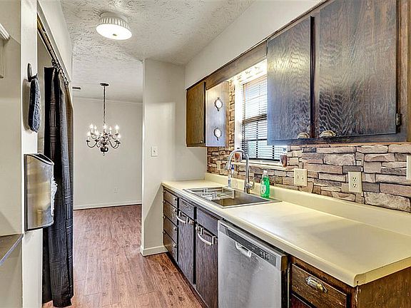 4th image of 603 Abbott Ln