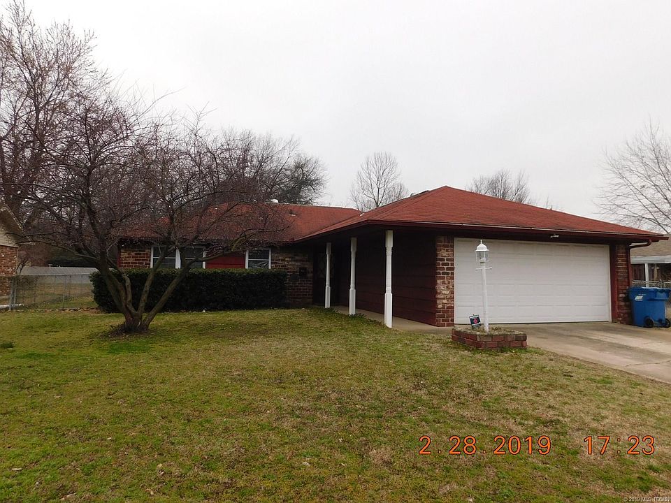 1st image of 1104 E Kiowa Ave