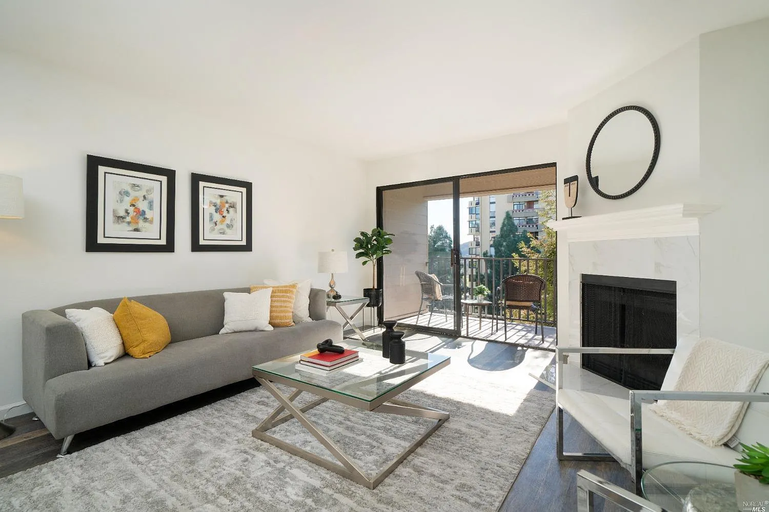 736 Via Casitas photo 1