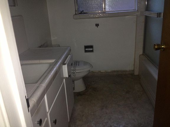 2nd image of 424 W Pardee Ln
