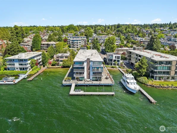 6421 Lake Washington Boulevard NE #301, Kirkland, WA 98033