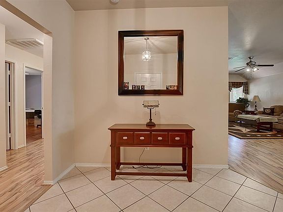 3rd image of 2705 Gabriel Dr