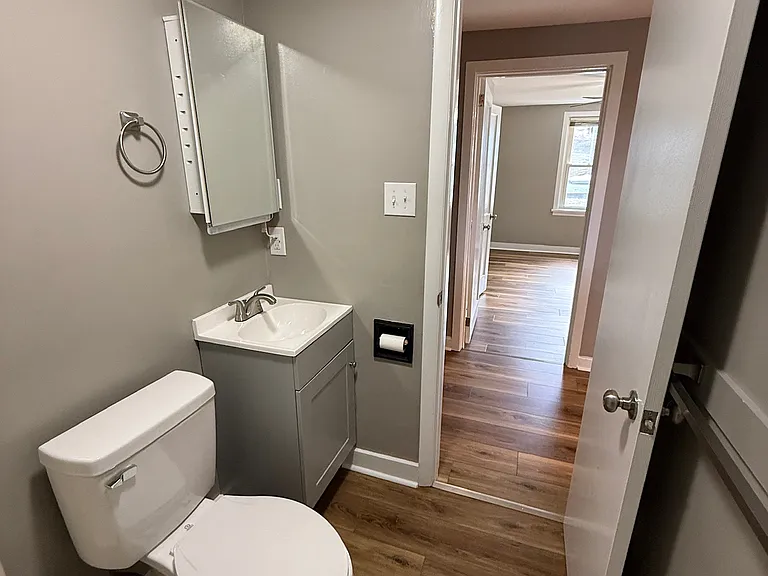 210 Hill St — Photo 14
