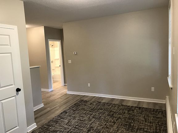 3rd image of 10 Harlow St #D