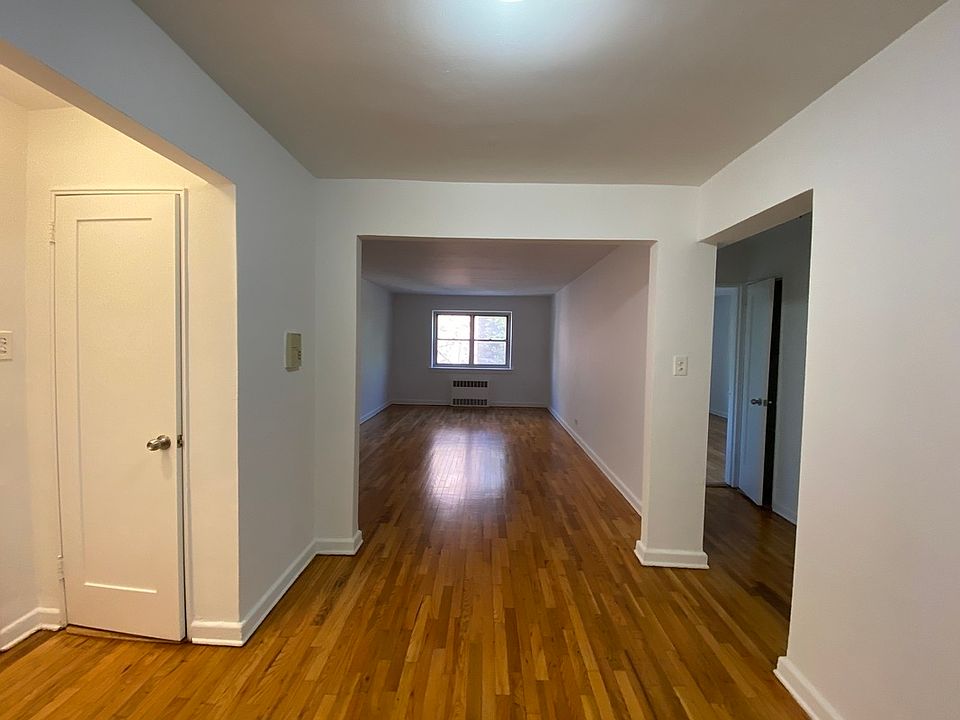 1st image of 135-20 Hoover Ave APT 3J