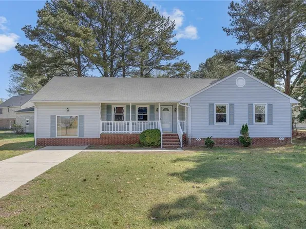 402 Jefferson Dr, Smithfield, VA 23430