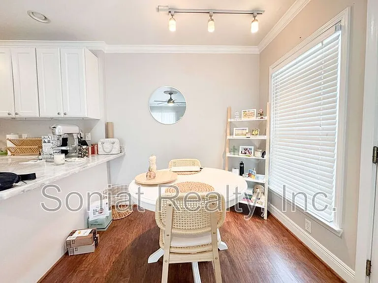 3101 Saint Charles Ave #7 — Photo 6