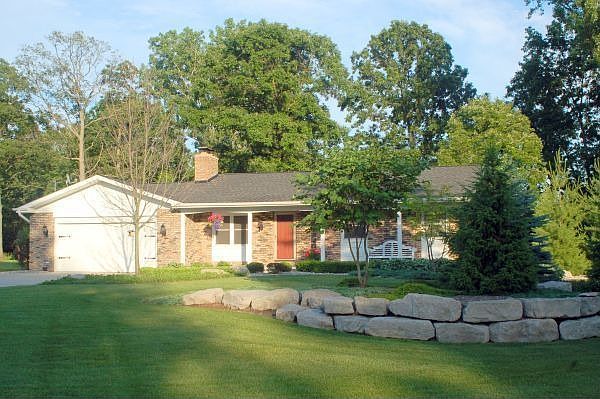 1st image of 883 Sparling Dr
