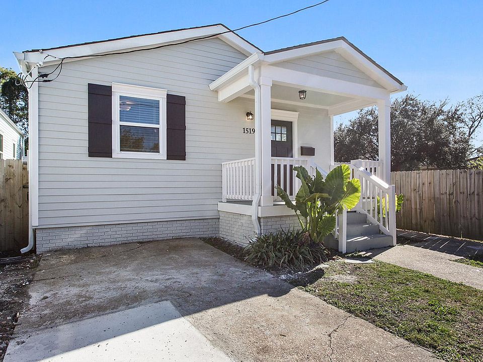 Adorable porch with gated parking