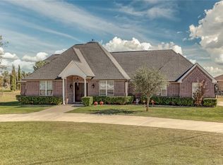 123 Lanai Dr, Runaway Bay, TX 76426