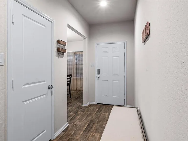 518 Poppy Field Ct — Photo 7