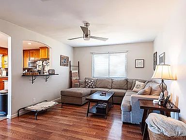 3rd image of 11504 N Oaks Dr