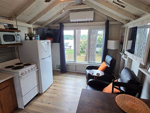 4th image of 2622 7 1/4 Avenue #1