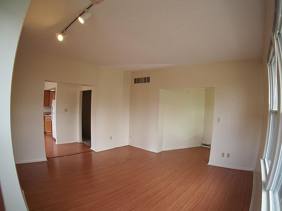 3rd image of 3578 Michigan Ave
