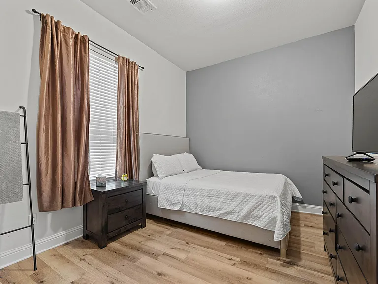 5816 La Vista Dr — Photo 16
