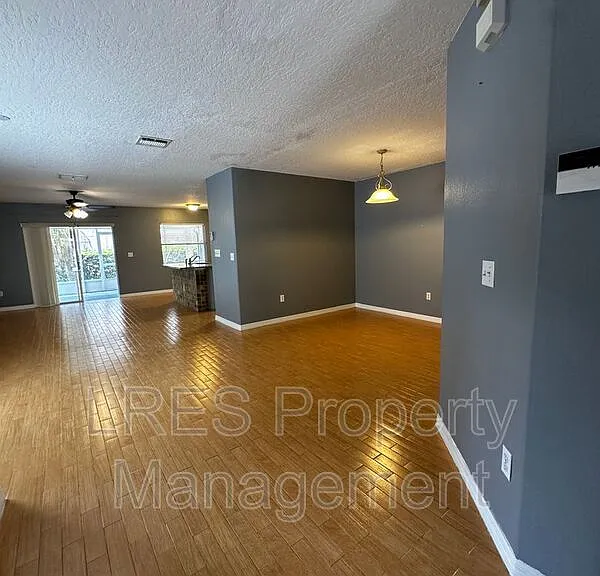 2825 Cliffe Ct — Photo 9