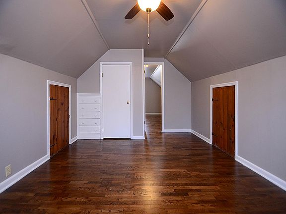 5th image of 6127 Emmet St