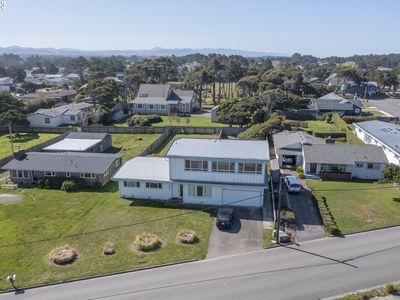 875 Ocean Dr SW, Bandon, OR, 97411