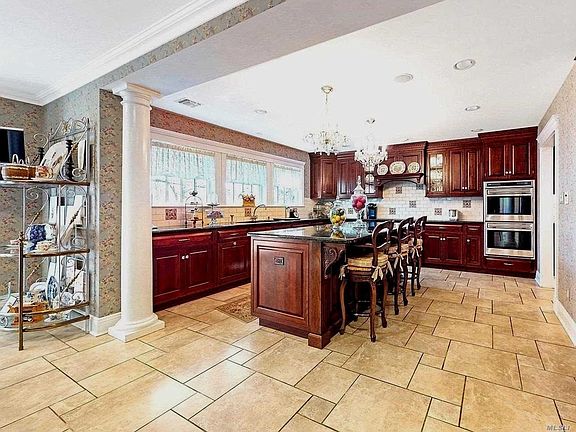3rd image of 26 Birchwood Park Cres