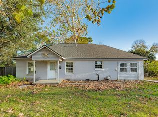 711 W Kyle Rd, Clute, TX 77531