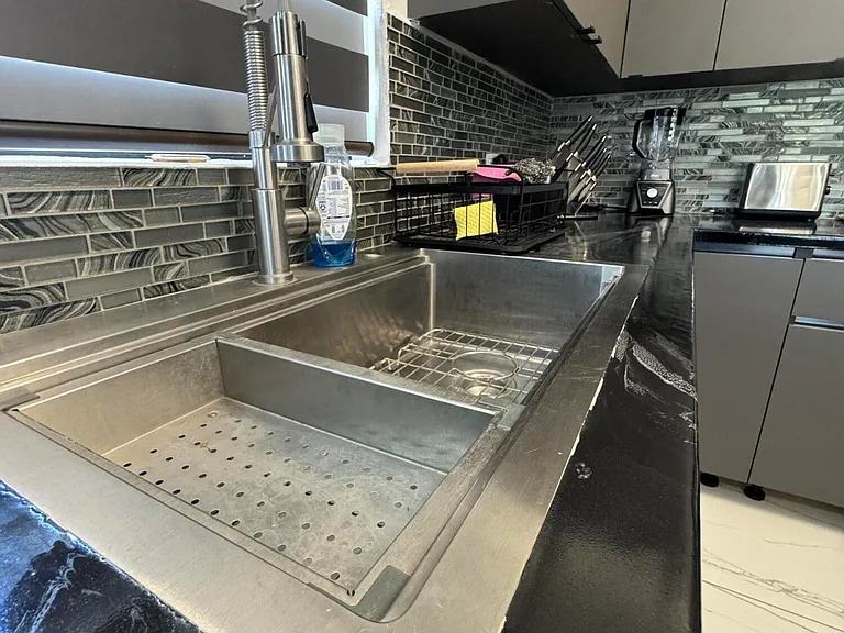 47-H-1 La Grande Princesse Cir — Photo 9