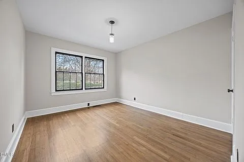 108 N Watauga Ave — Photo 3
