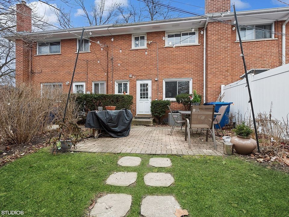 2nd image of 312 Skokie Blvd