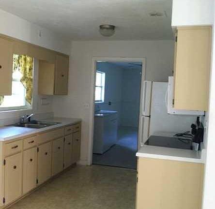 3rd image of 95 S Lee St