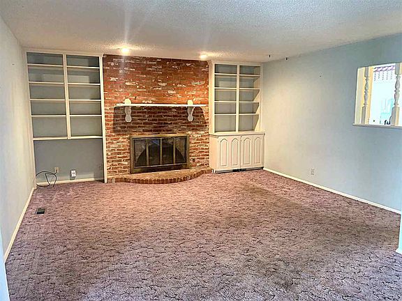 3rd image of 1202 Bradbary Ln