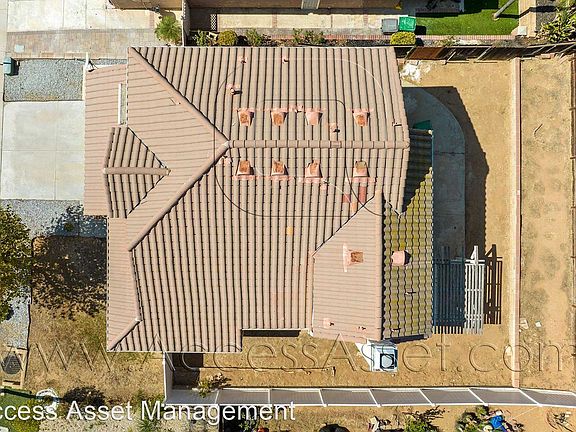 3rd image of 23858 Lone Pine Dr