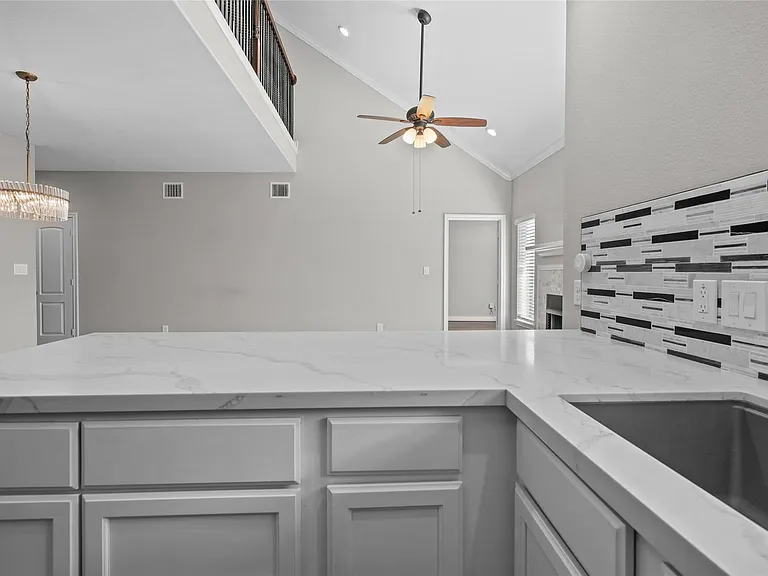 14603 Sanour Dr — Photo 17