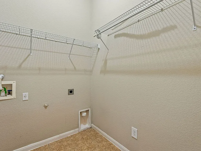 2217 Westfalian Trl — Photo 9