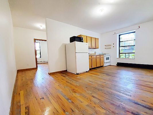 3rd image of 520 Lafayette Ave #1