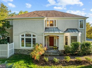 2915 Strathaven Pl, Vienna, VA 22181