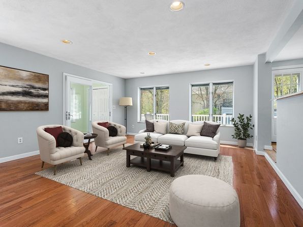 29 Wright St, Weymouth, MA 02190