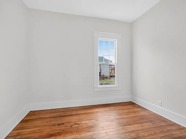 1420 N 9th Ave — Photo 24