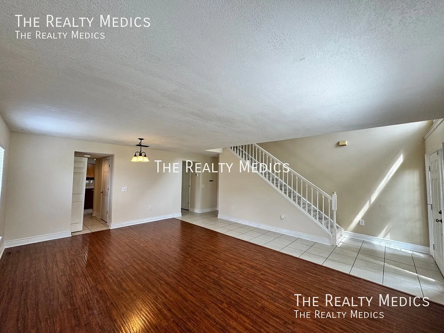 Over 3000 sqft Home READY for Move-in! — Photo 2